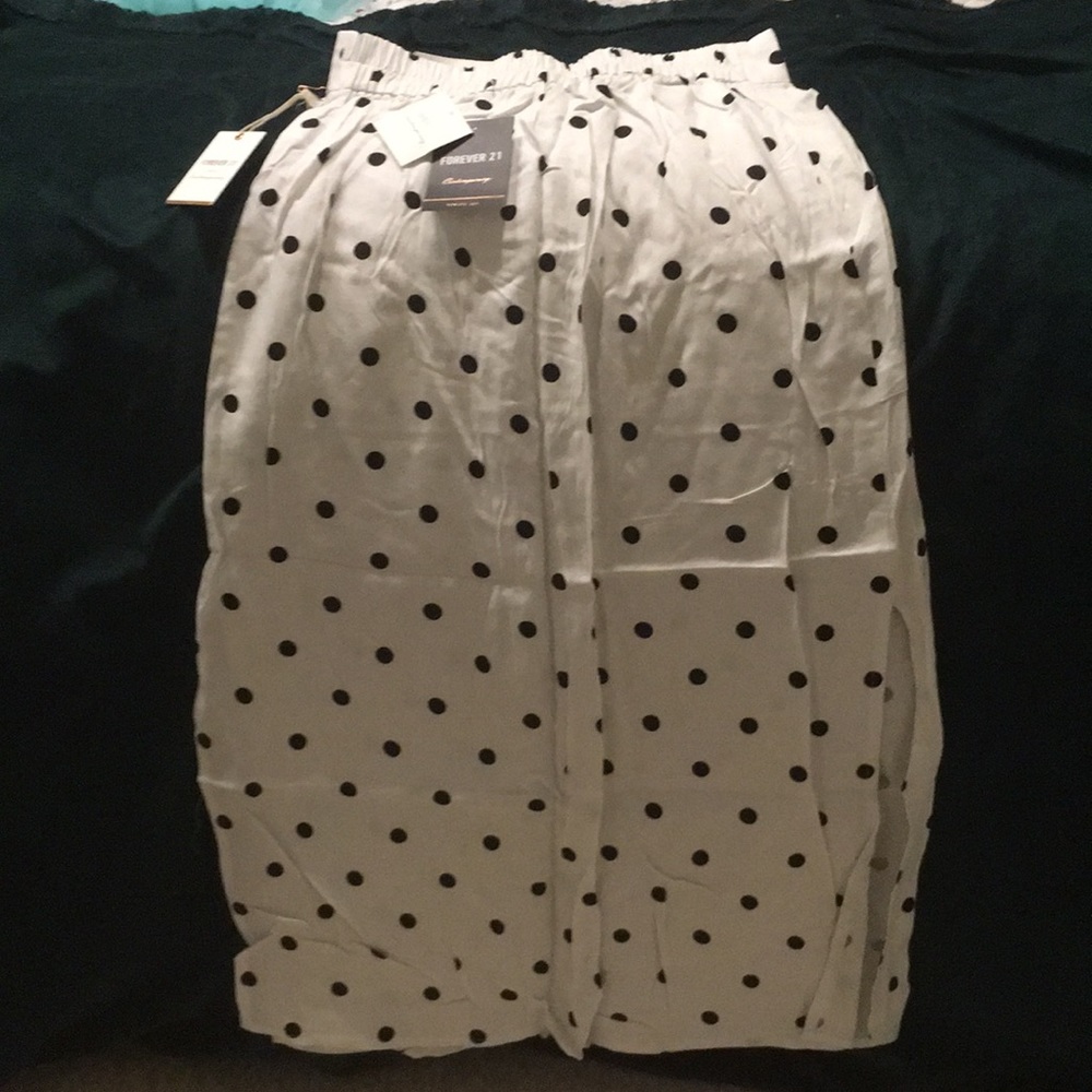 Forever 21 NWT polka dot skirt